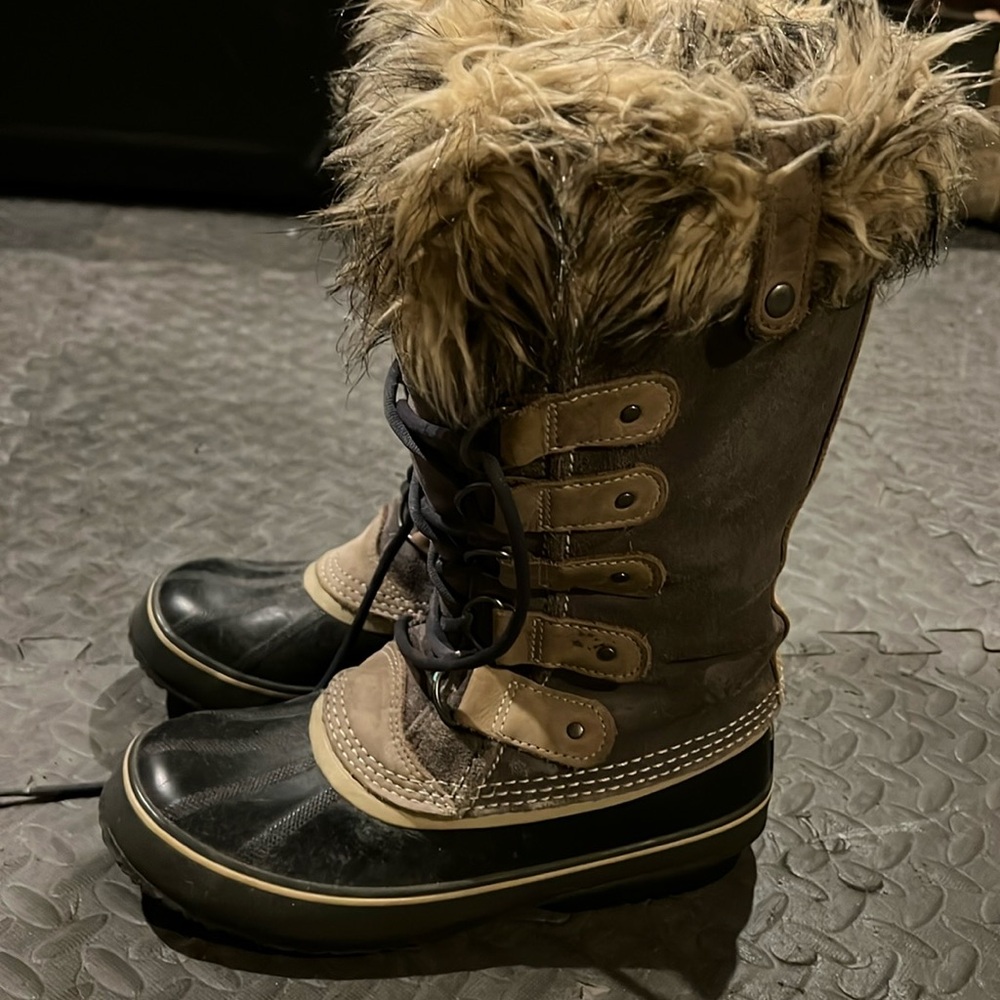 Joan of Arctic winter boot